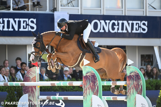 Mike van Olst triomfeert in het Azelhof!