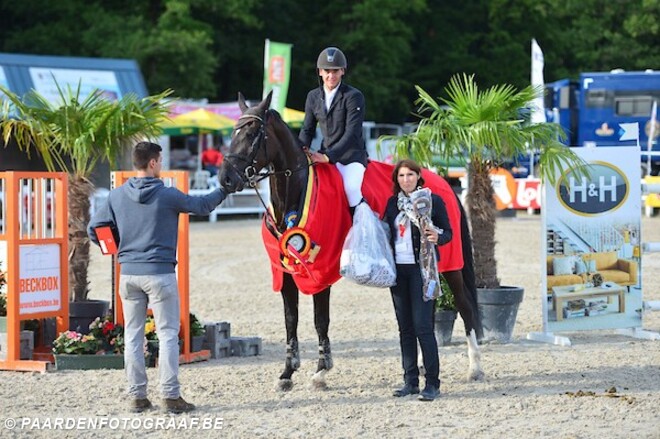 Stephex Stables investeert in Mr. Jones!