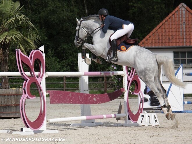 Faustino de Tili wint openingsproef Tryon