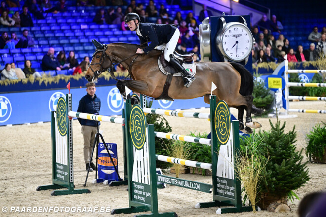 Niels Bruynseels start de slotdag van Jumping Mechelen met winst!