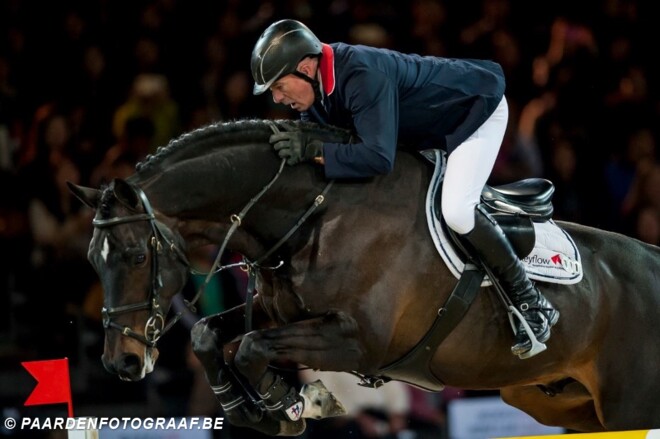 John Whitaker wint ook Longines GP Hong Kong