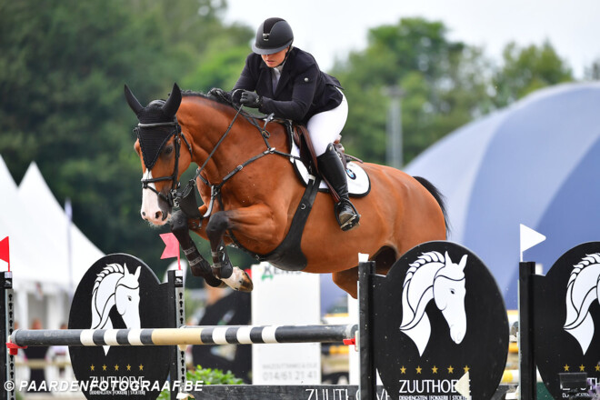 Jessica Geurts triomfeert in het Azelhof!