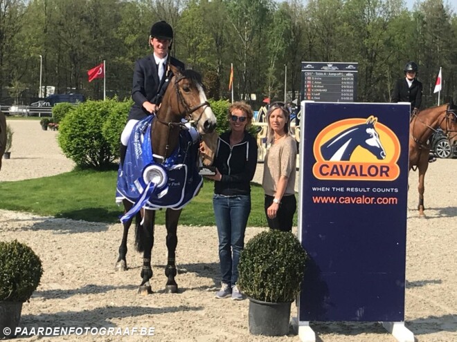 CSI1* Opglab.: Lombard nipt naast het podium