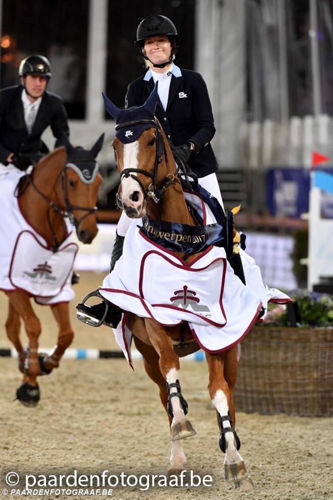 Emilie Conter prachtige winnares CSI2* GP