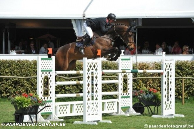 Edwina wint Wereldbeker Doha, Gunder tweede