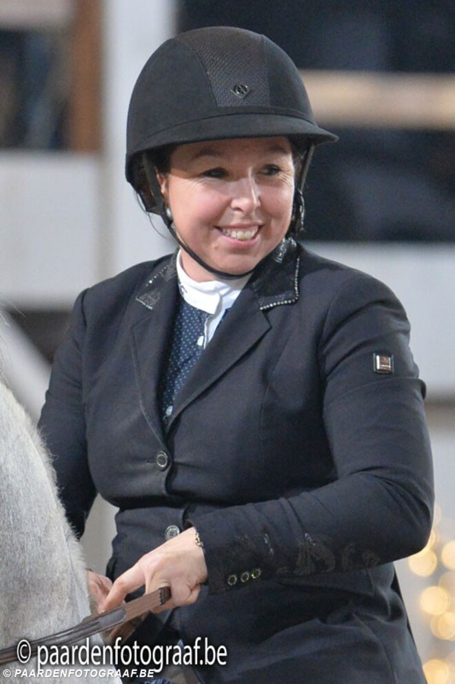 Ellen De Swert wint Silver 1m30 in Azelhof
