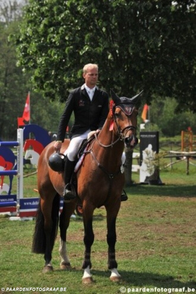 Podiumplaatsen voor Guery met jonge paarden