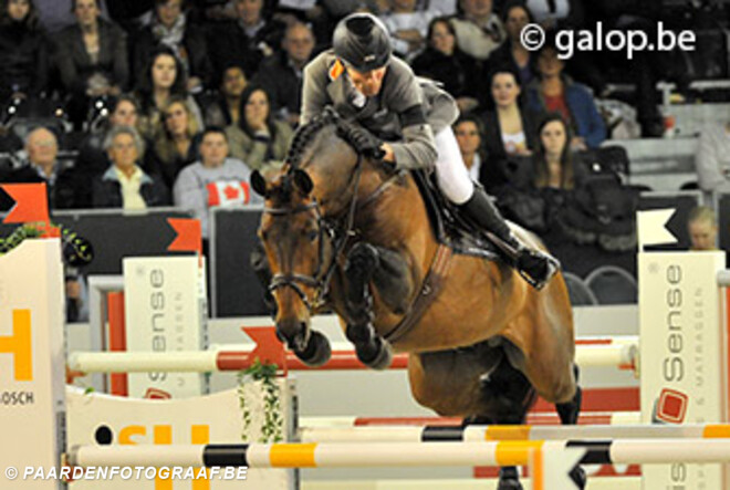 Ludger Beerbaum wint in Parijs
