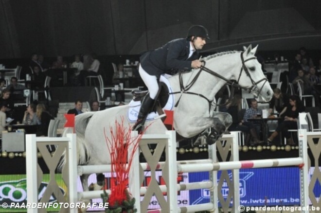 Cox & Inne vierde in Youngster Final Treffen