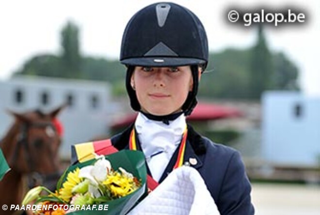 Alexa Fairchild wint alles!