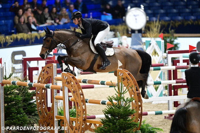 Thibault Philippaerts snelt naar winst in Gorla Minore!