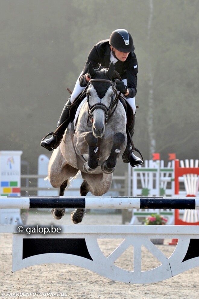 Leonie Peeters 2de in finale CSI*** 1m35
