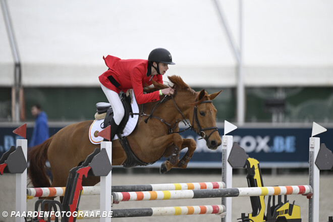 Emile Beke springt naar winst in de CSIP Grand Prix