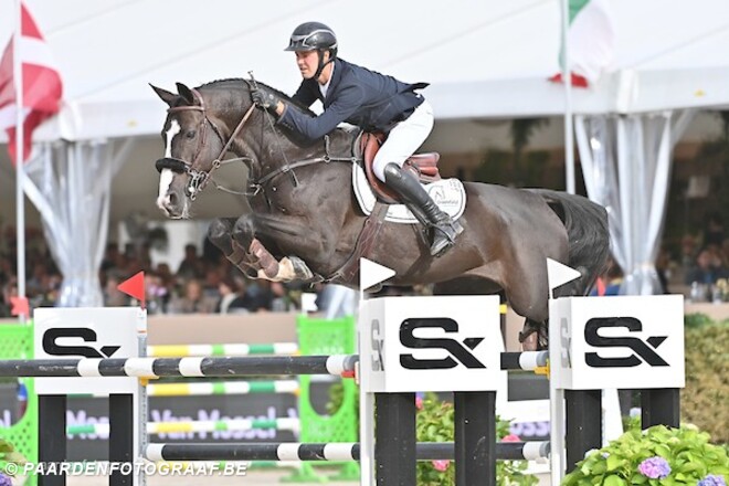 Gilles Thomas wint de CSIU25 Grand Prix!