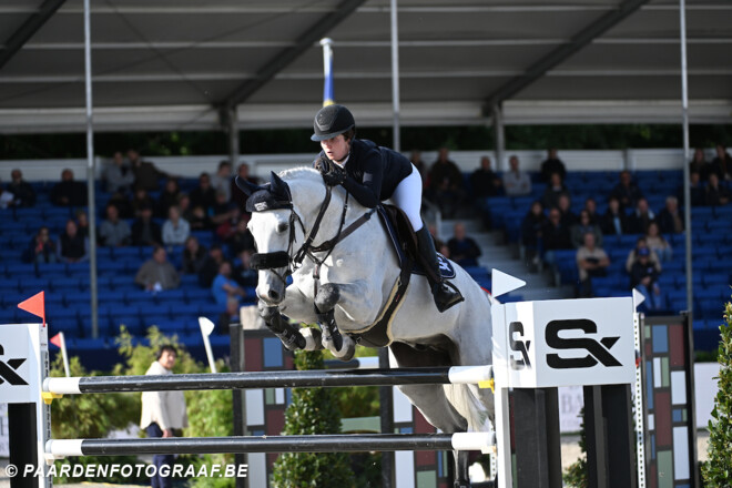 Emilie Conter springt naar zilver in St. Tropez!