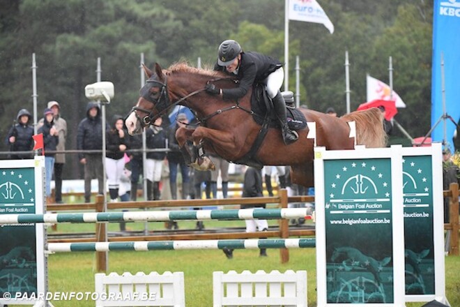 Bram Bosch wint de tweede manche voor 6j!
