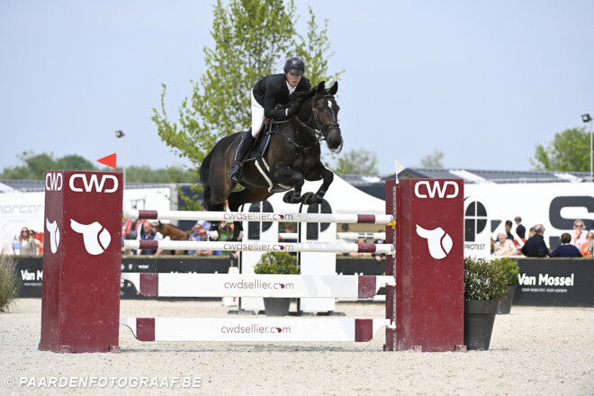 Jules van Hoydonck en Elize Z winnen opnieuw in Kronenberg!