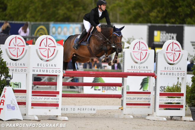 Thibault Palm zegeviert in de CSI2* GP van Fontainebleau!