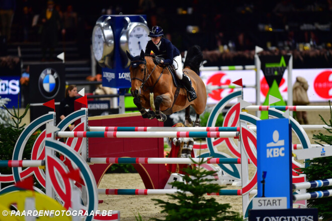 Leonie Peeters neemt sterke start in Kronenberg!