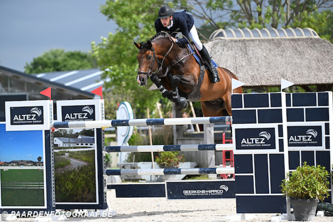 Roy van Beek klopt Charlotte Philippe in openingsrubriek