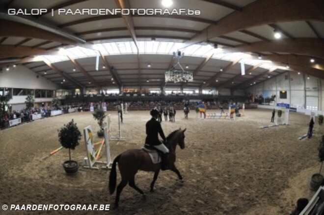 Hanlon wint eerste GP-kwalificatie De Warre