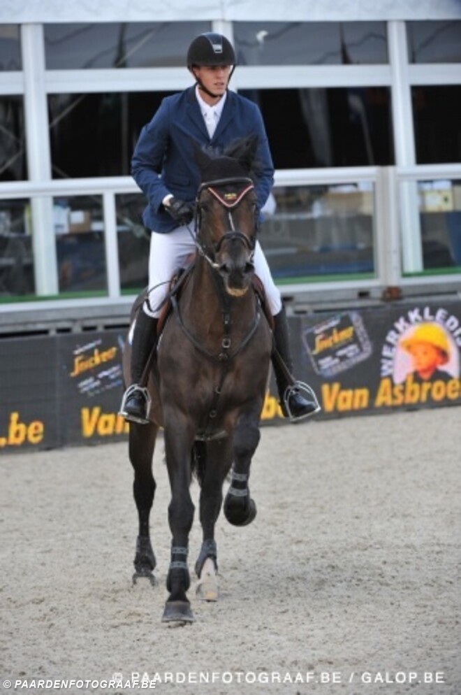 Van Den Bosch alsnog over Guery