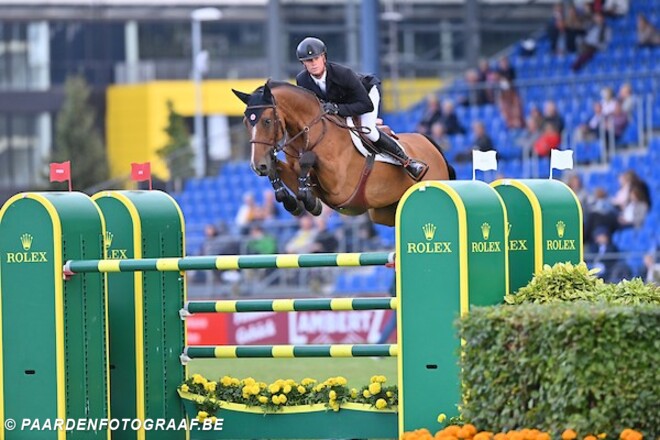 Jérôme Guery springt op het podium in Oliva!