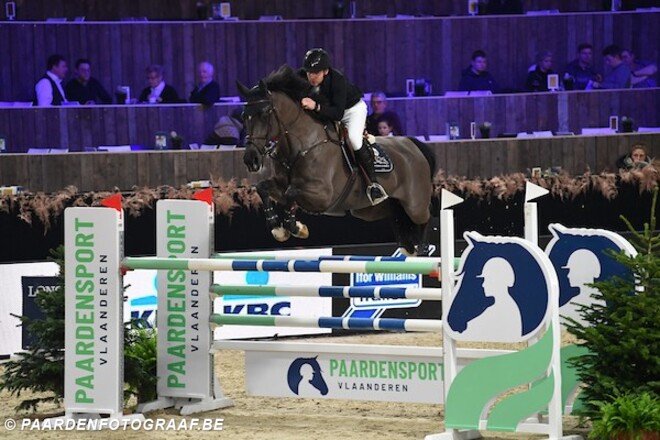 Philippe Vanderhasselt wint de CSI2* GP!