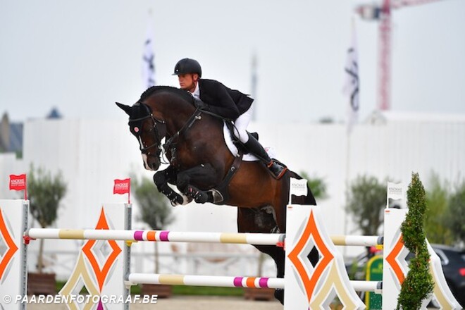 Guery en Conter net naast het podium…