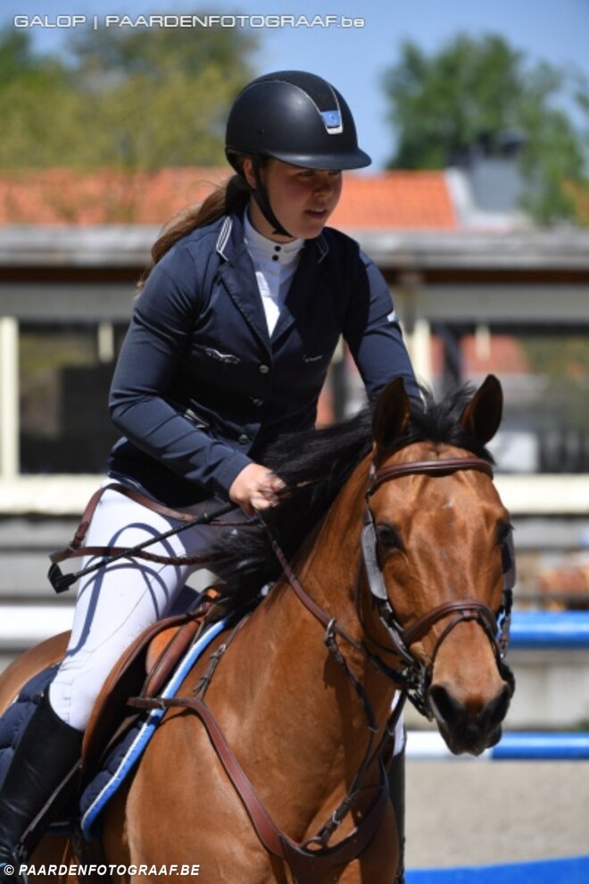 Zara Poels wint ponyfinale Gouden Laars