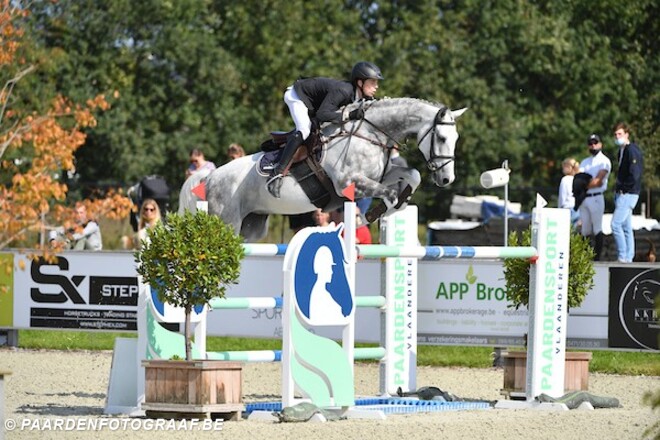 Thibeau Spits springt op het podium!