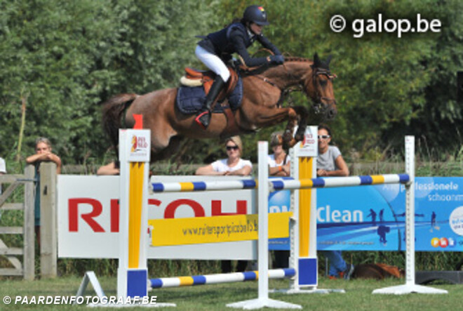 Claudine van Duffel wint BK pony"s