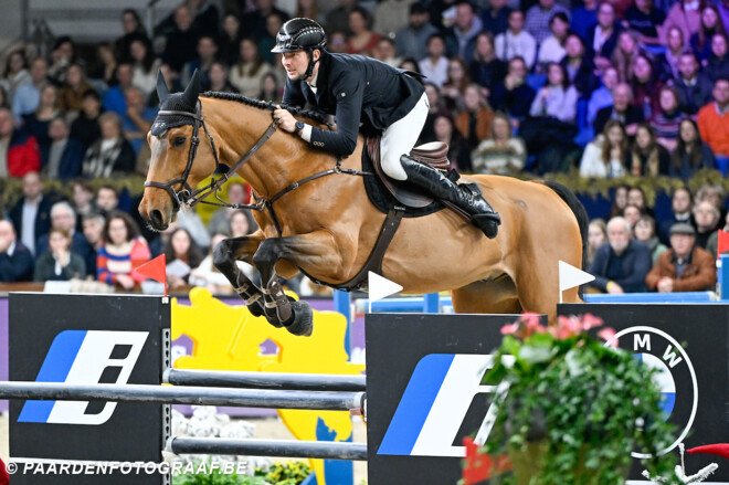 Anthony Wellens wint met veel overtuiging in het Sentower Park
