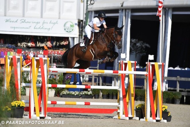 Chloe Vranken start de dag op het podium!