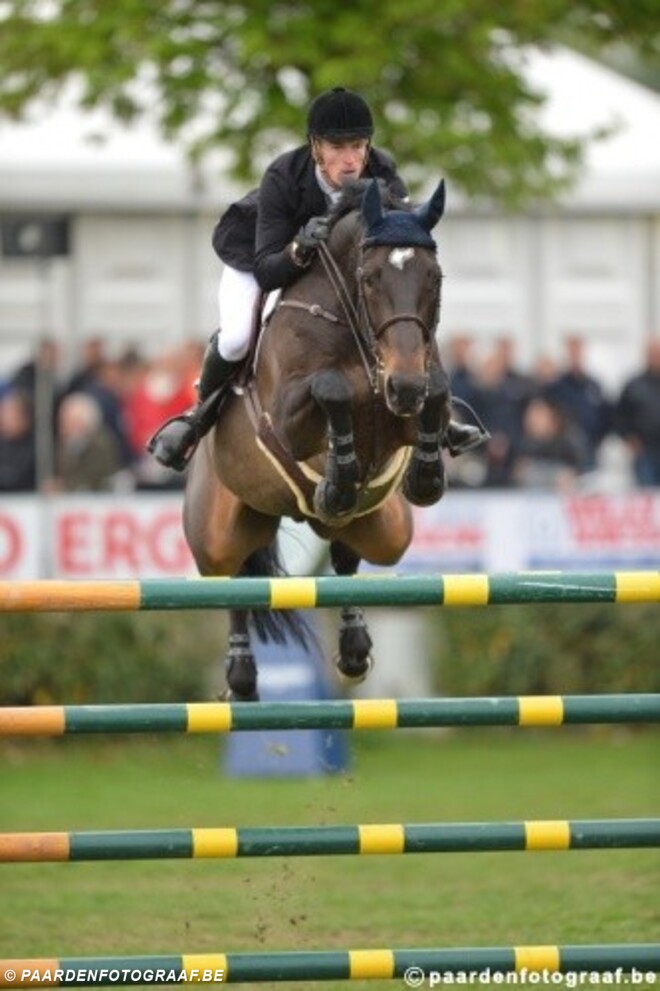 Britse topdrie in Bethune, Belgen vijf & zes