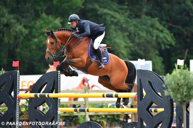 Bart Clarys snelt naar overwinning in Moerzeke!
