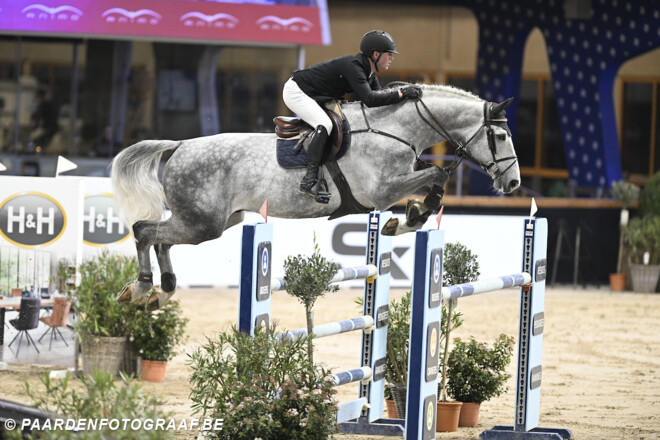Pieter Kenis en Commander Bond winnen derde manche Hengstencompetitie