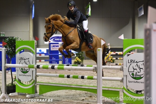 JM17: Lynn de Vylder wint hoogste ponyreeks