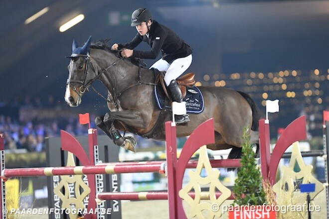 JM17: Gilles Nuytens en Jade S winnen 1m40