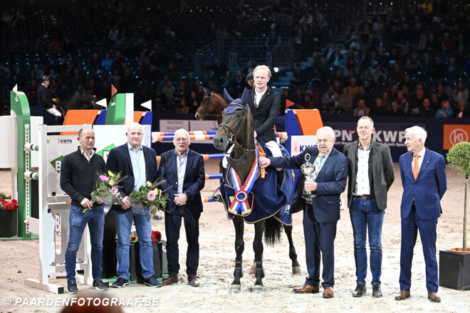 Vier keer winst voor Stargos VDL levert titel op in Blom Hengstencompetitie 1.30m