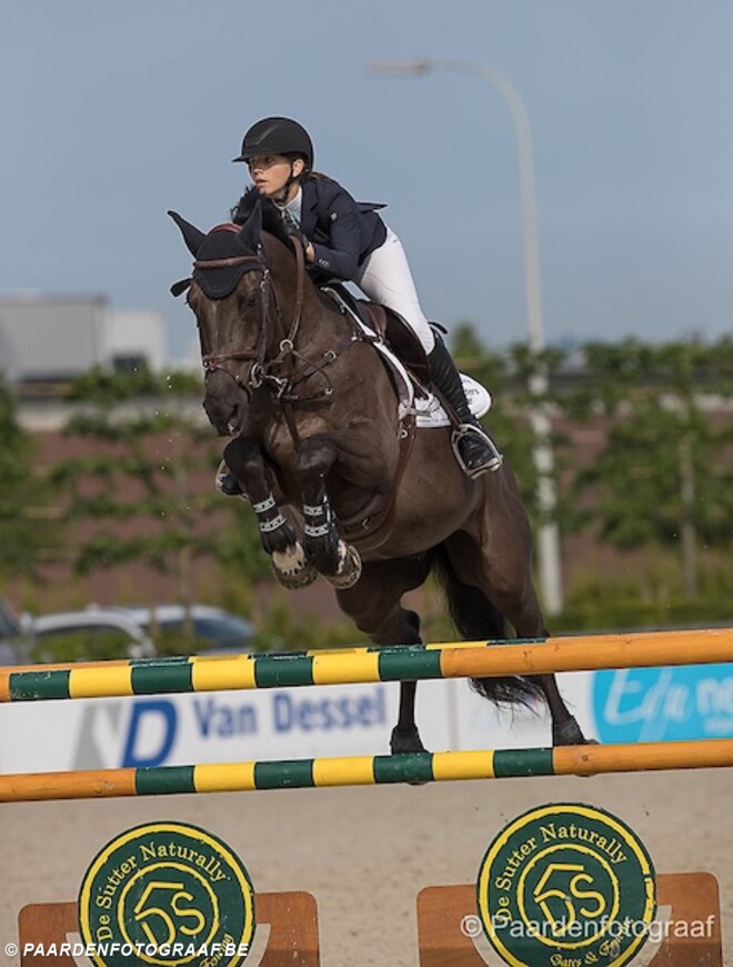 CSI1* Kronenberg: Louise Losfeld in vorm