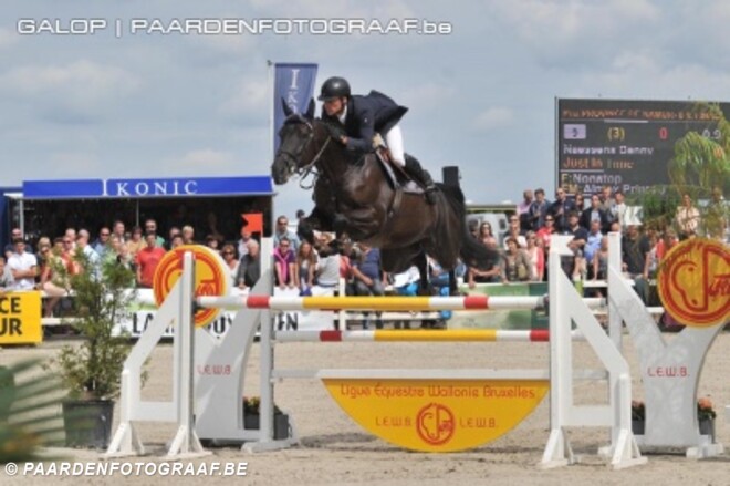 Naessens wint drie proeven in Duisburg