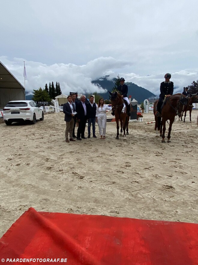 Charlotte Philippe neemt goede start in Verbier!
