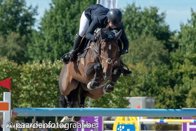 Julie Welles wint de CSI3* GP van Lier!