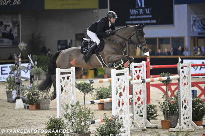 Top 10-klassering voor Cox en Appelen in openingsrubriek van Moerzeke
