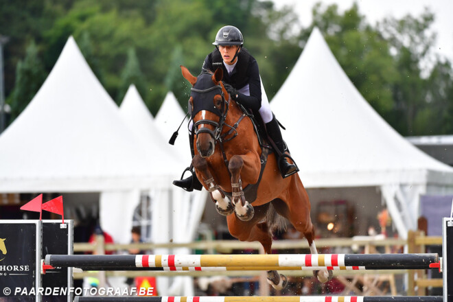 Karen Oris springt opnieuw naar winst in het Azelhof