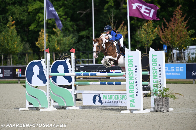 Clémentine Lux leidt Belgisch podium in openingsrubriek voor de pony’s