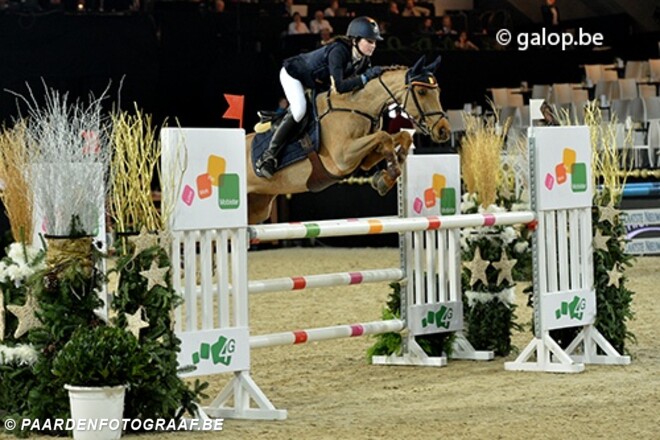 Claudine van Duffel wint manche Massenhoven
