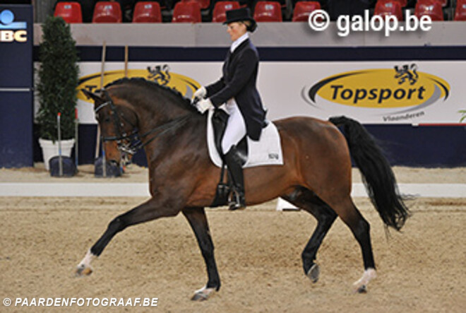 Muriel De Ruyter en Sierappel winnen in Flemalle
