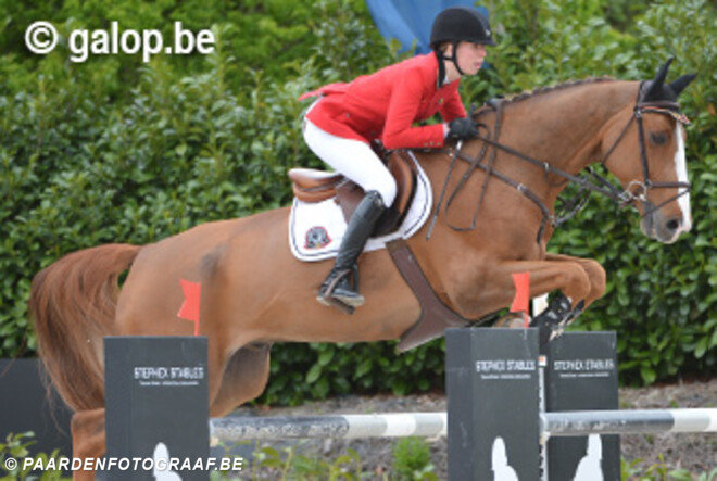 Valerie Van de Poel 2de in 1m40